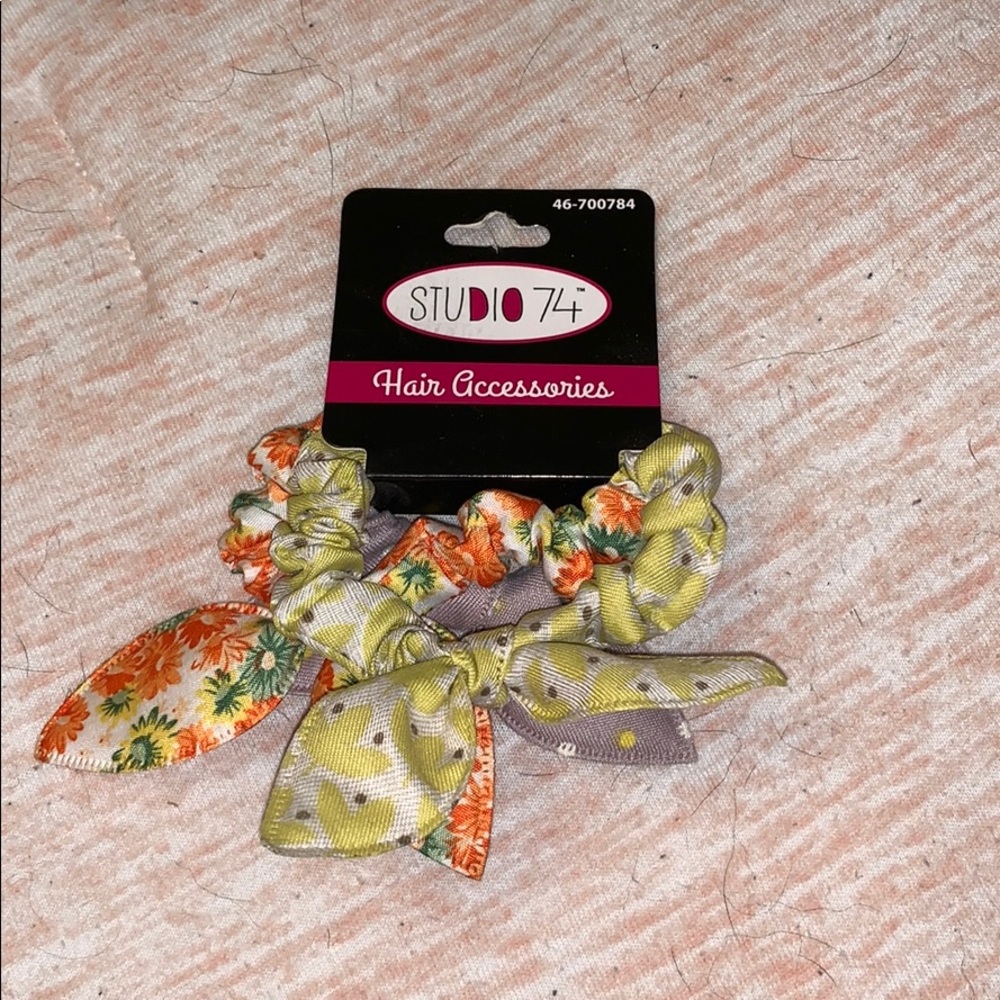 3 pack of scrunches!